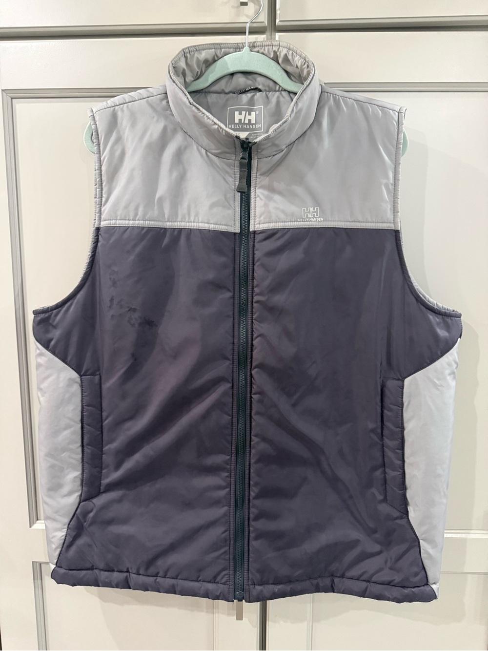Helly Hansen Women's Two-Tone Puffer Vest in Light Gray & Charcoal men’s size XL